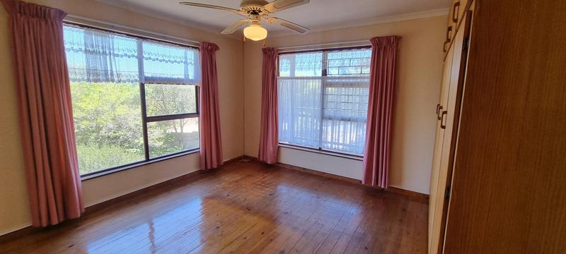 2 Bedroom Property for Sale in Fraaiuitsig Western Cape